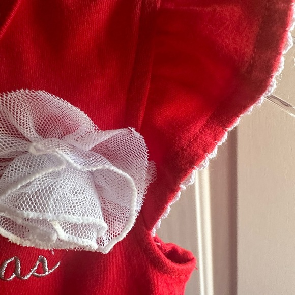 Nursery Rhyme Christmas red onsie 12 mo - Picture 5 of 10